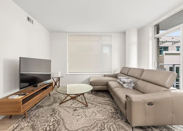 Yates Street Executive Suite By Iris Properties